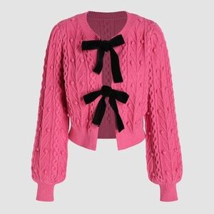 Cute cropped sweater 

size XL runs big